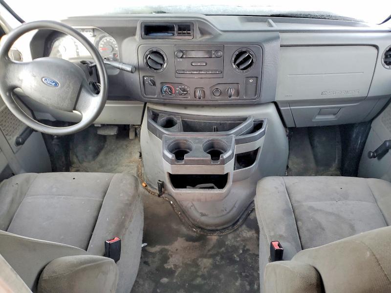 2015 Ford Econoline E450 Super Duty Cutaway van