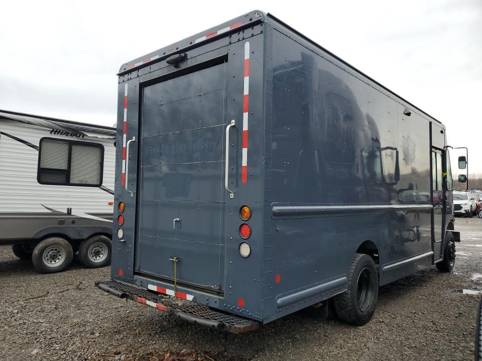 2020 Freightliner MT45G Chassis Delivery Truck