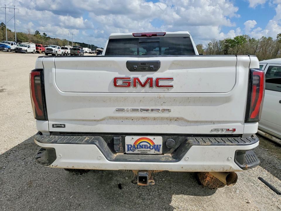 2024 GMC Sierra K2500 AT4
