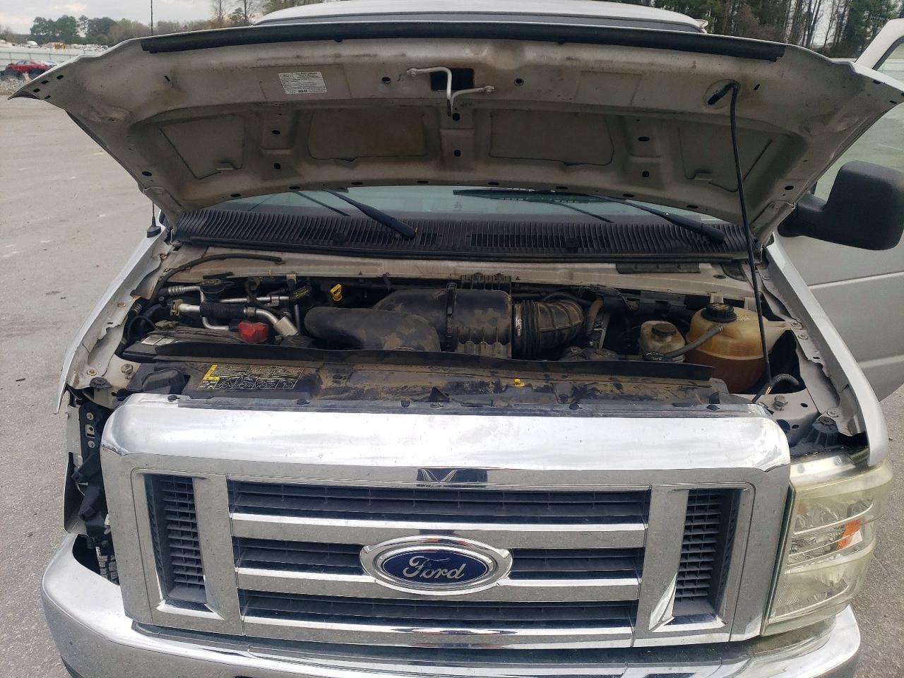 2010 Ford Econoline E350 Super Duty Wagon