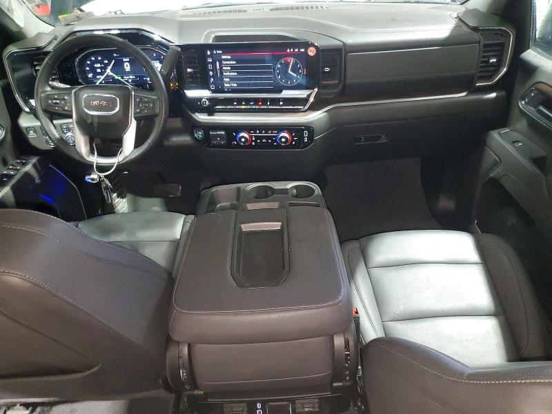 2025 GMC Sierra K1500 slt