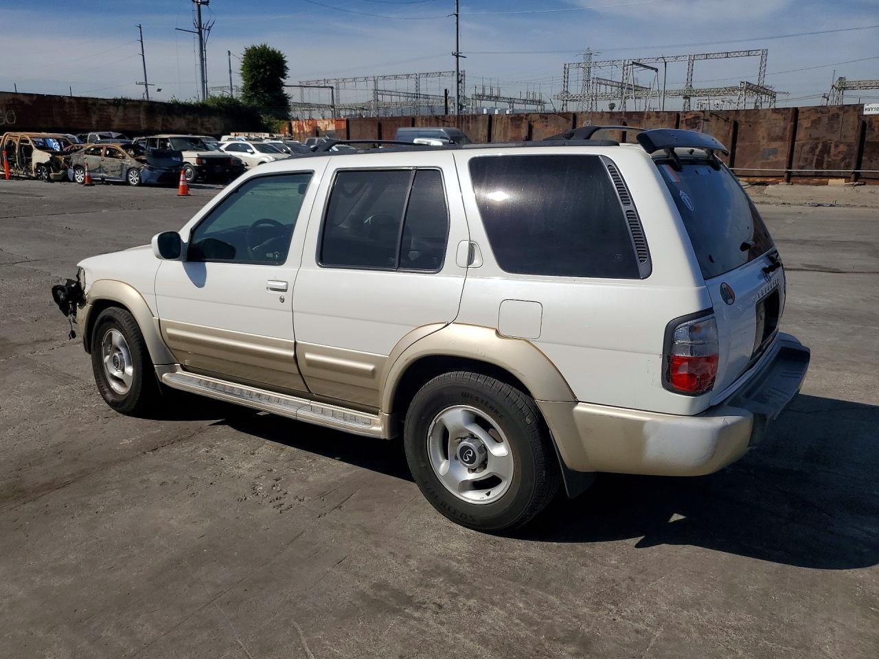 2000 Infiniti QX4 Base