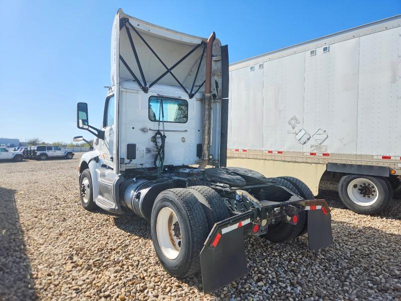 2017 Peterbilt 579 Semi Truck