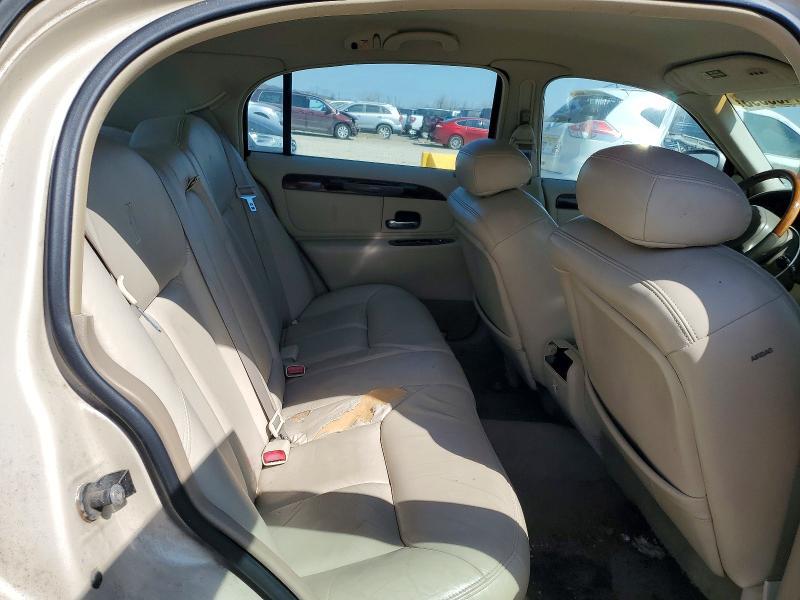 2000 Lincoln Town car Cartier