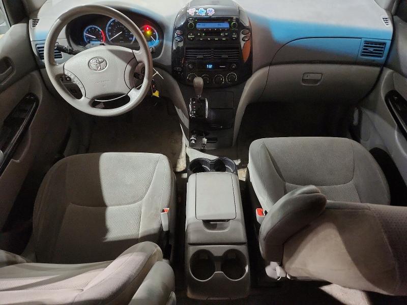 2004 Toyota Sienna ce 7 Passenger