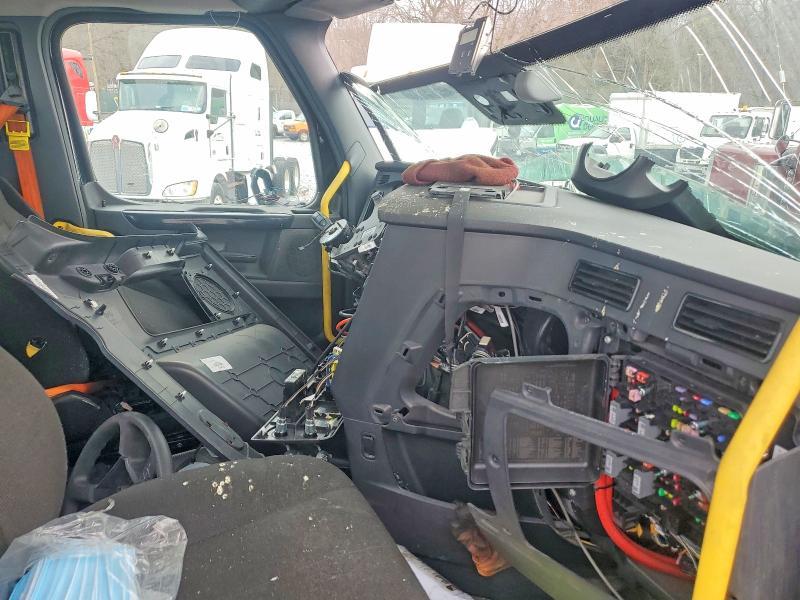 2023 Freightliner Cascadia 116 Truck Cab AND Chassis