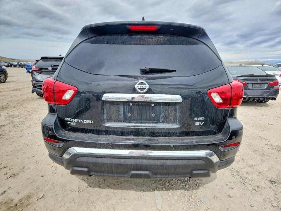 2019 Nissan Pathfinder sv