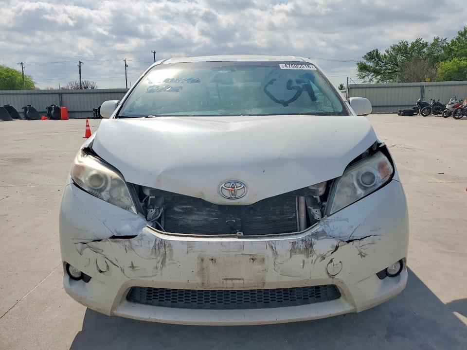 2016 Toyota Sienna xle 7-passenger
