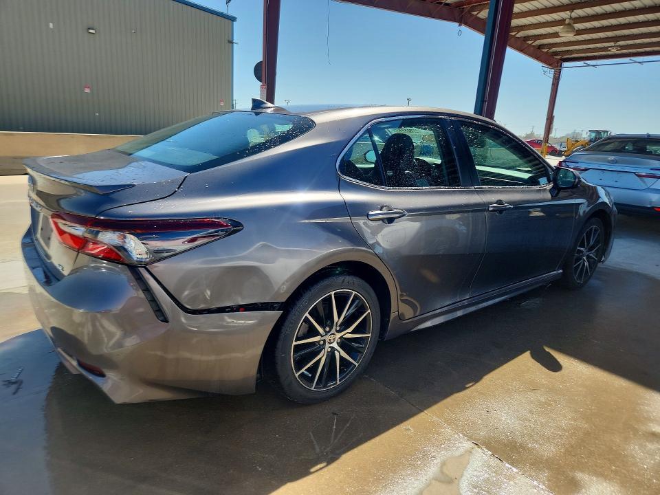 2021 Toyota Camry se