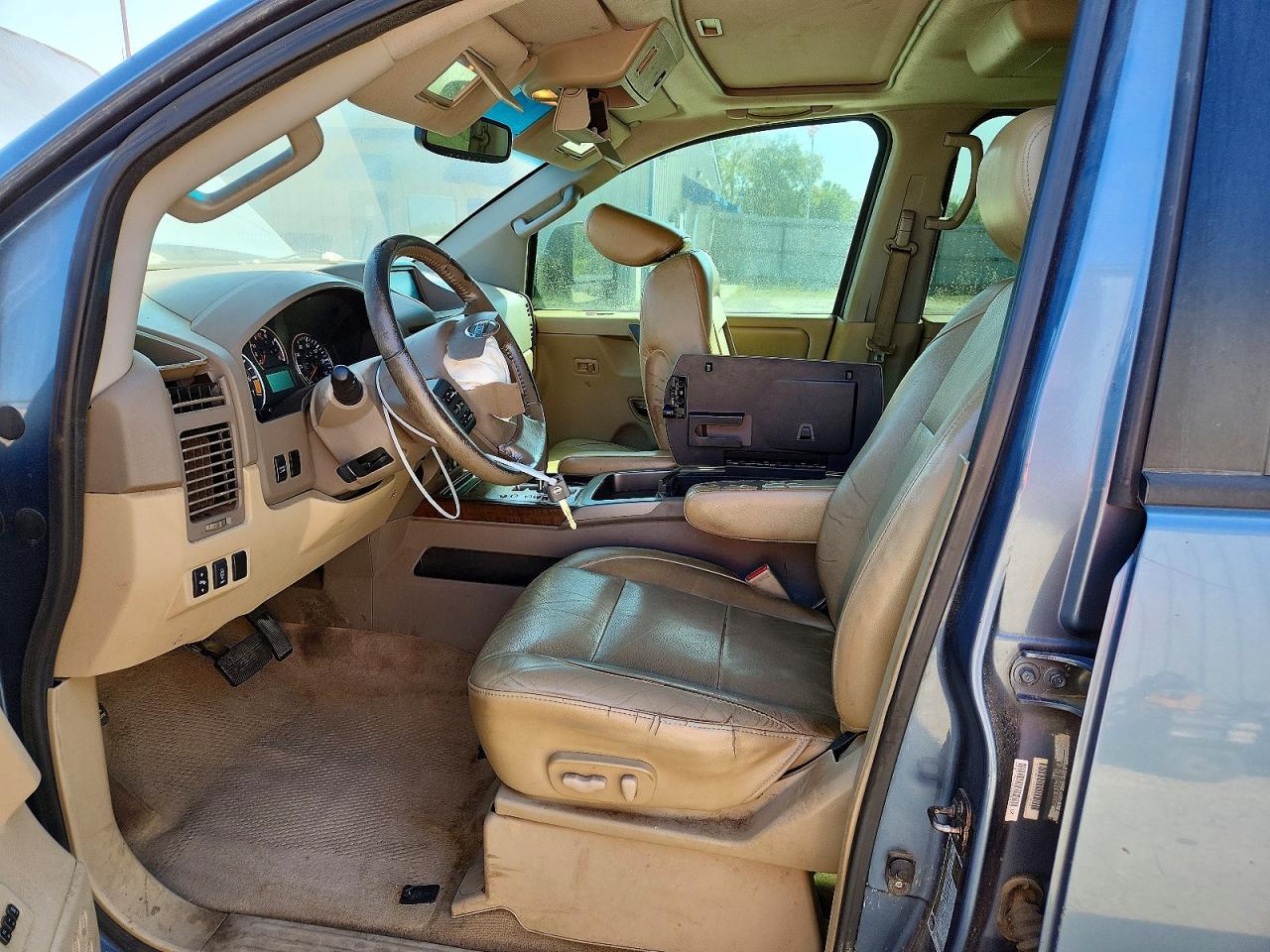 2012 Nissan Titan SV