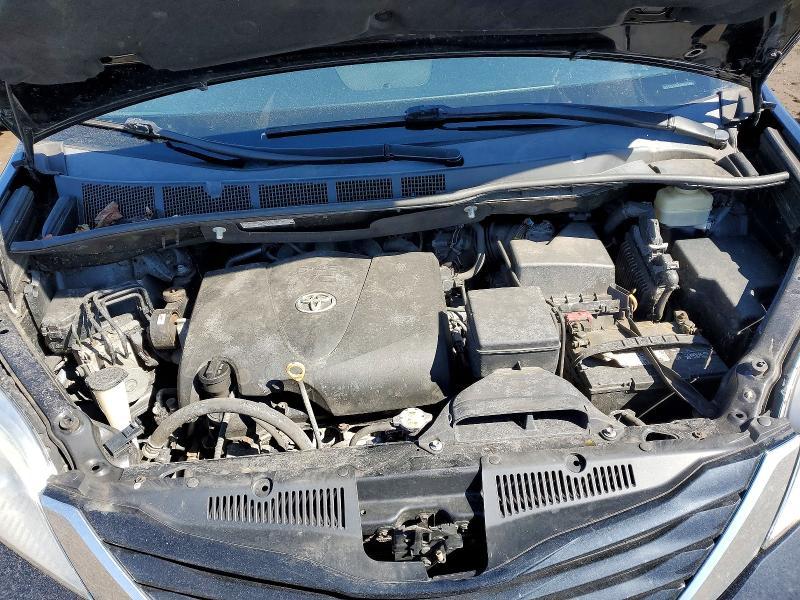 2017 Toyota Sienna le 8-passenger