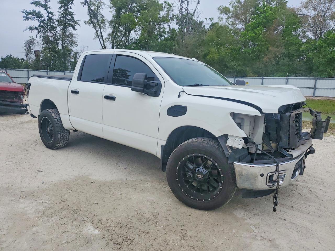 2017 Nissan Titan SV