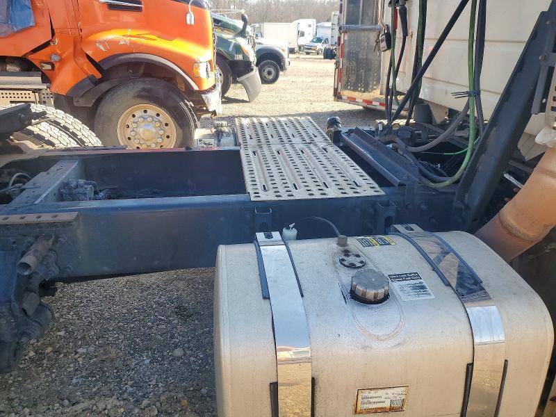 2019 Volvo VNR-Semi Truck