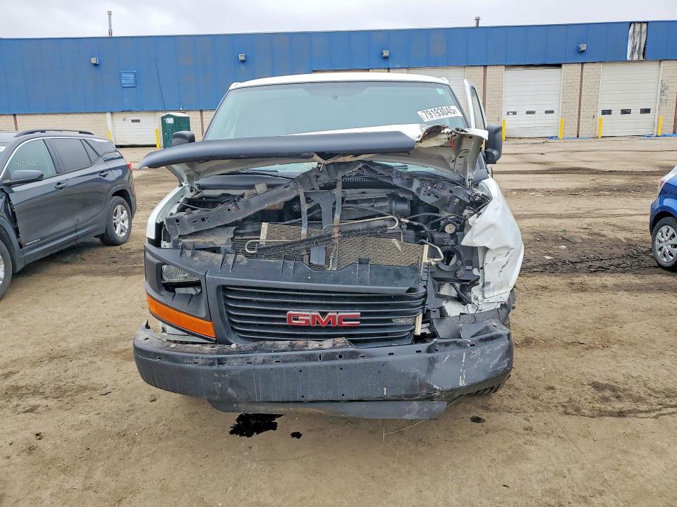 2016 GMC Savana G3500 Utility / Service van