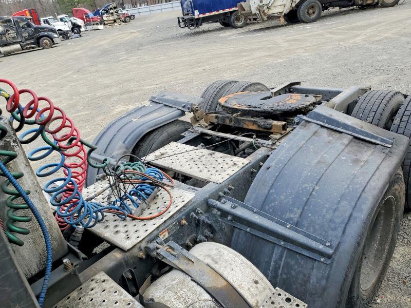 2016 Freightliner Cascadia 125 Semi Truck