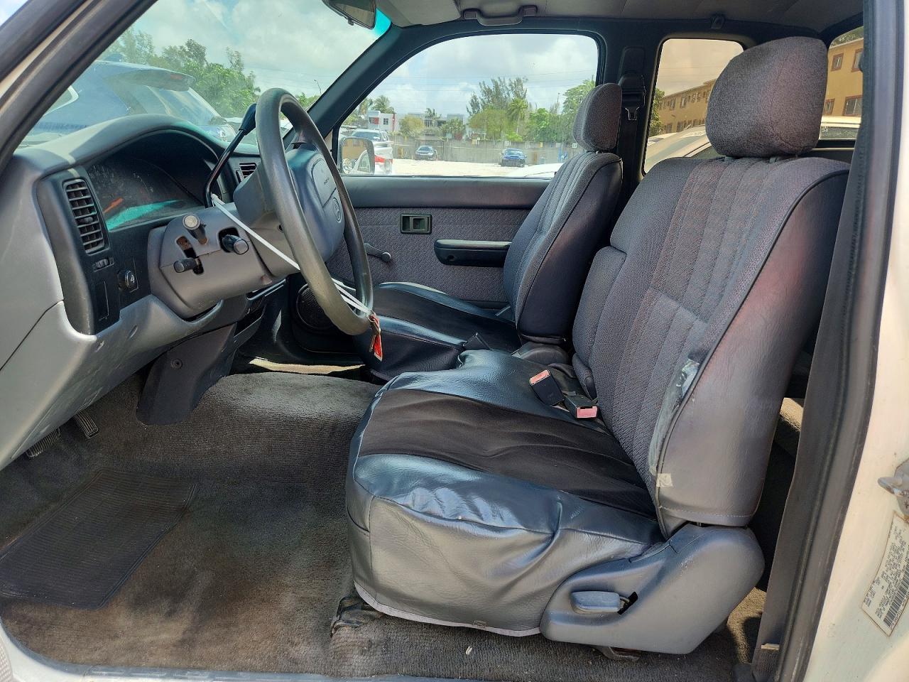 1995 Toyota Tacoma Base