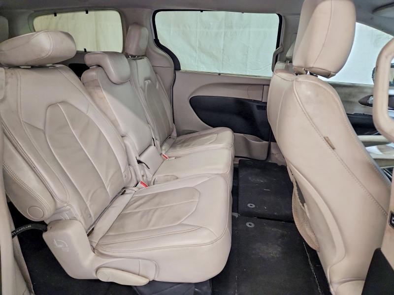 2017 Chrysler Pacifica Touring l