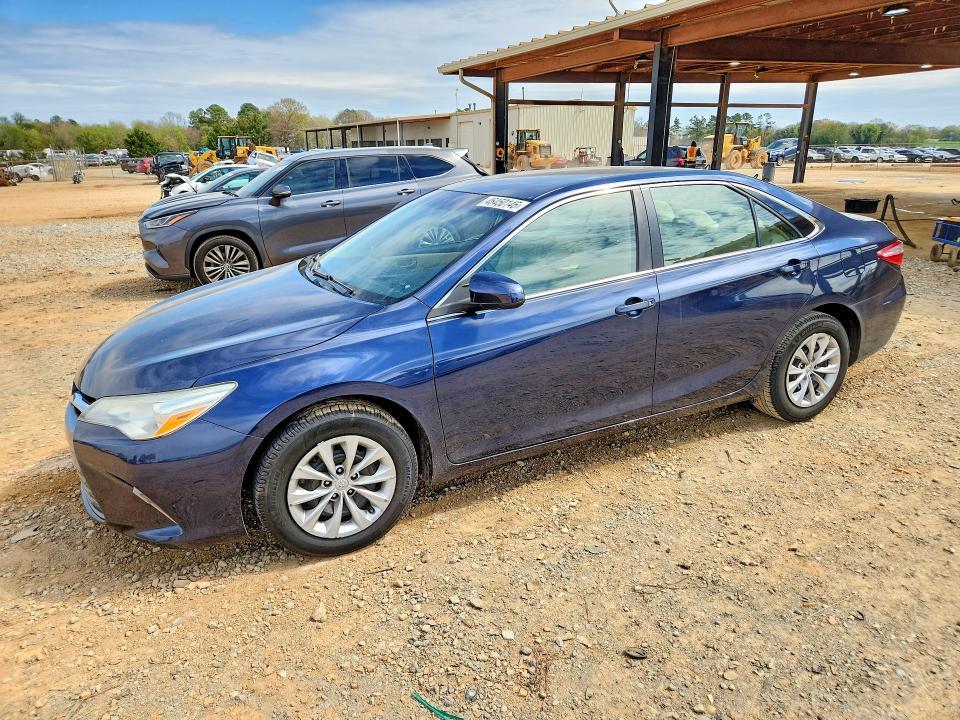 2016 Toyota Camry le