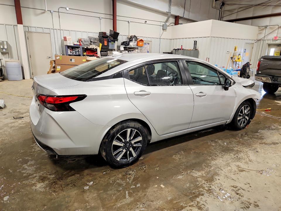 2025 Nissan Versa sv