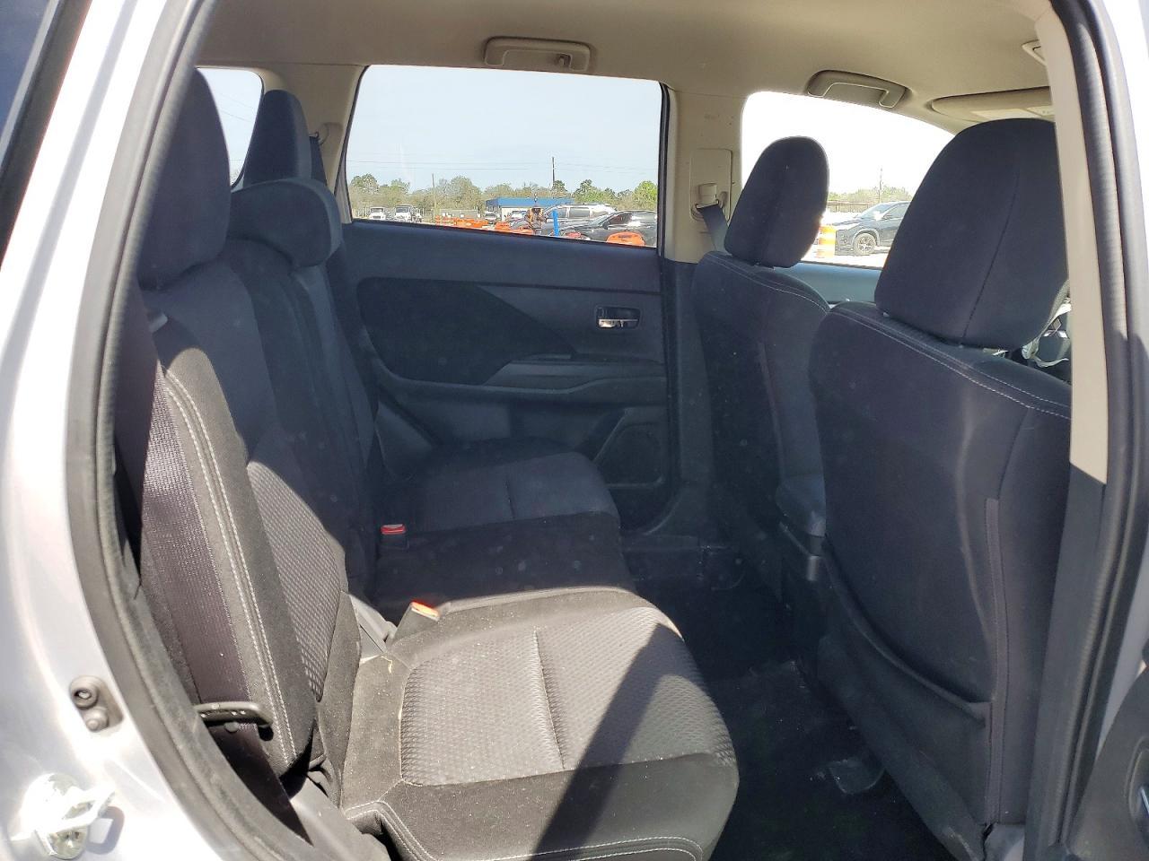 2016 Mitsubishi Outlander se