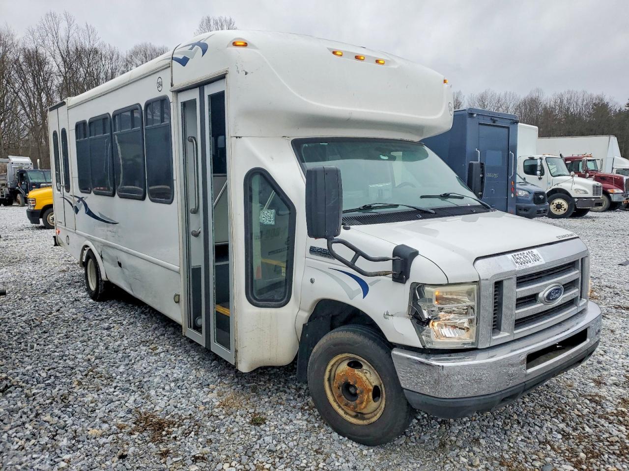 2018 Ford Econoline-Bus