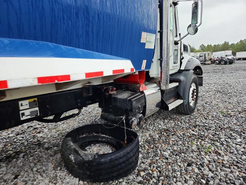 2009 Mack CXU613 Refuse Truck