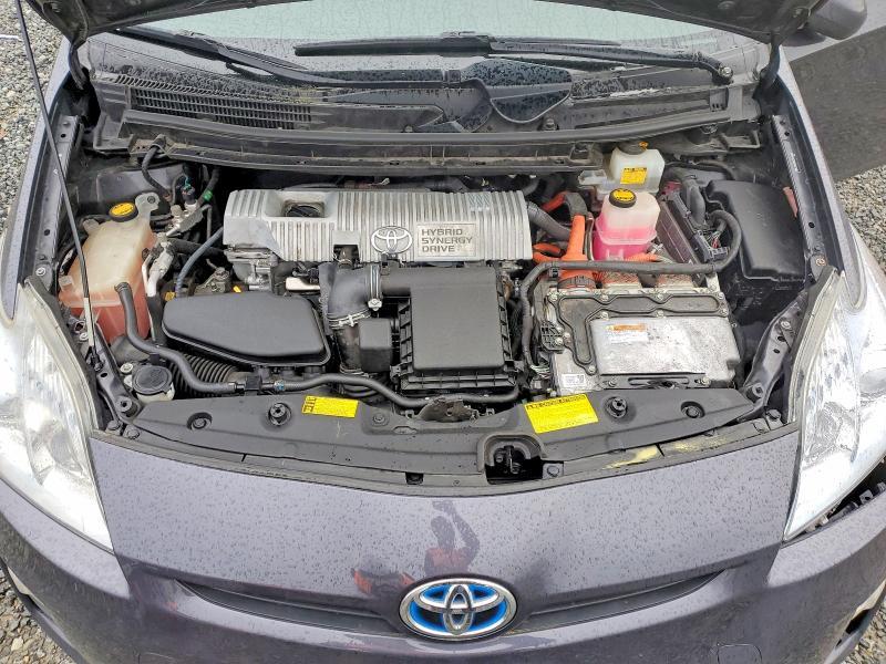 2010 Toyota Prius iii