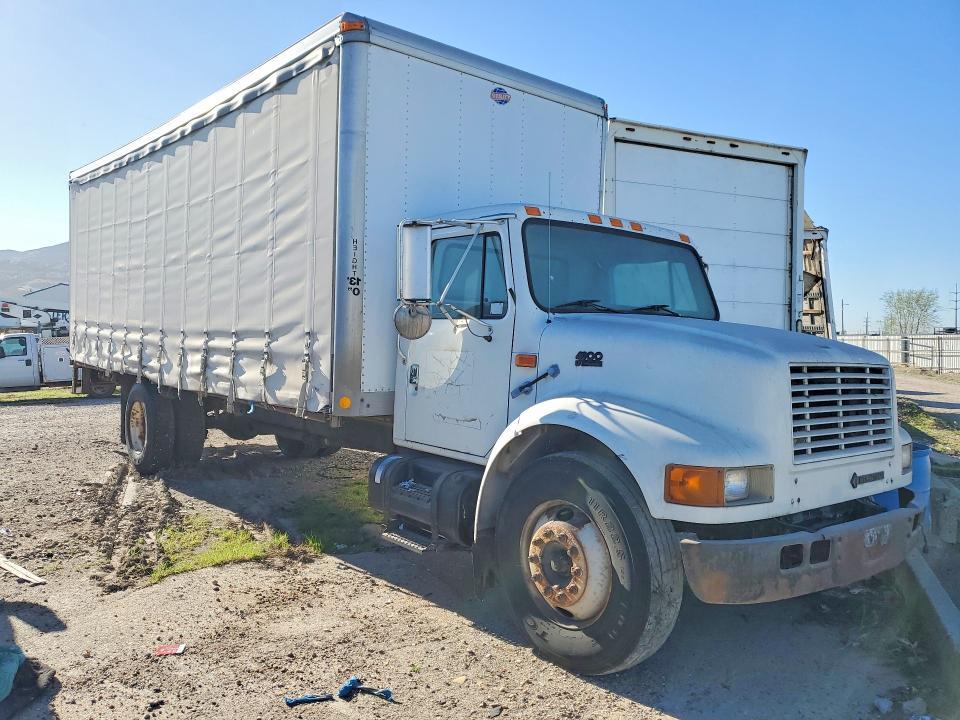 1999 International 4900 BOX Truck