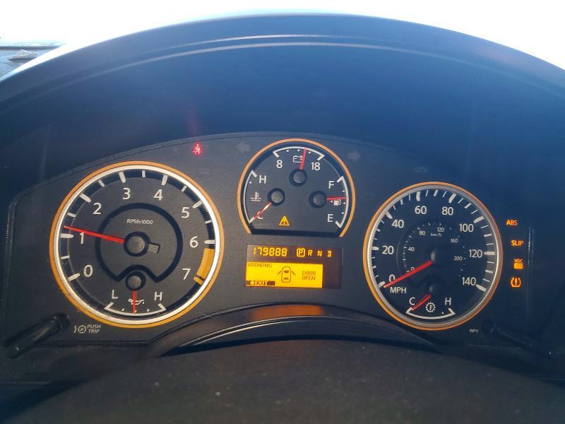 2011 Nissan Titan SV