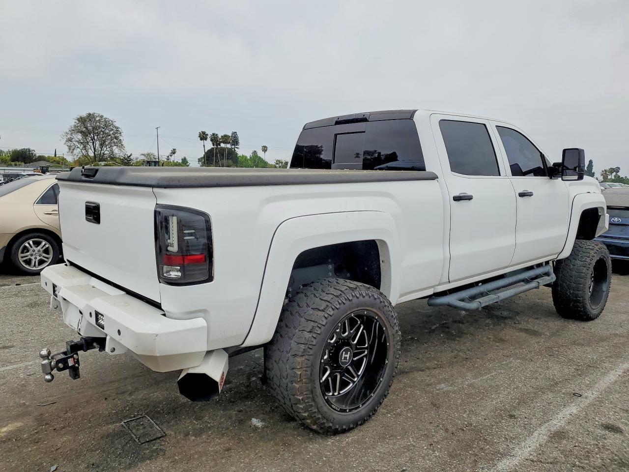 2015 GMC Sierra K3500 Denali
