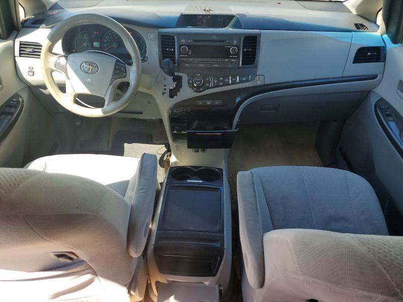 2013 Toyota Sienna le 8-passenger