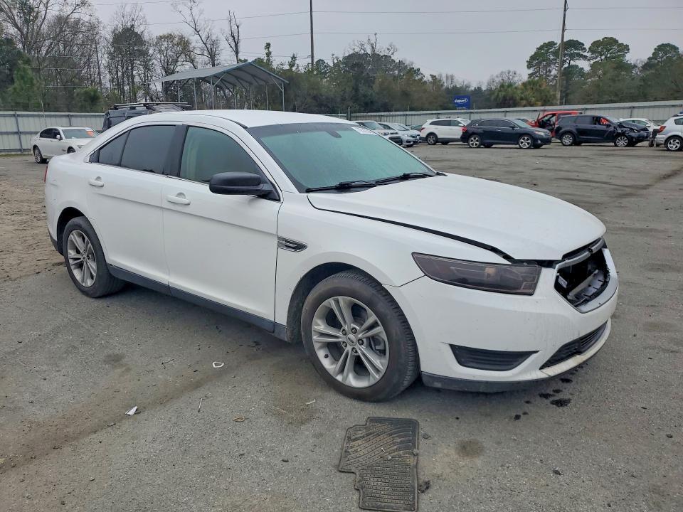 2017 Ford Taurus se