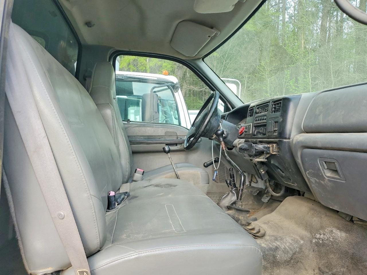2005 Ford F750 Super Duty