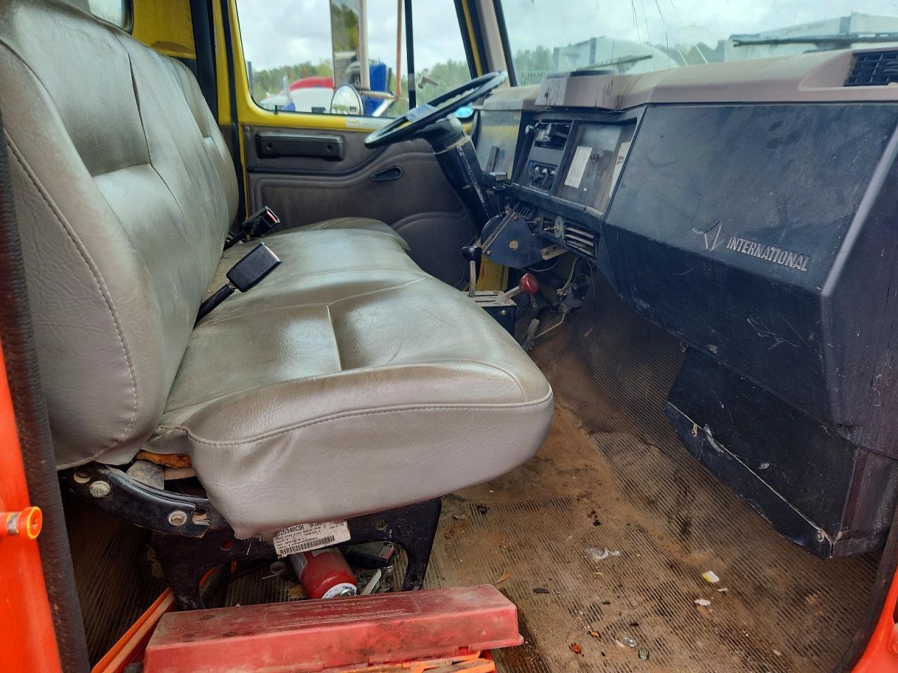 1999 International 4700 Flatbed Truck