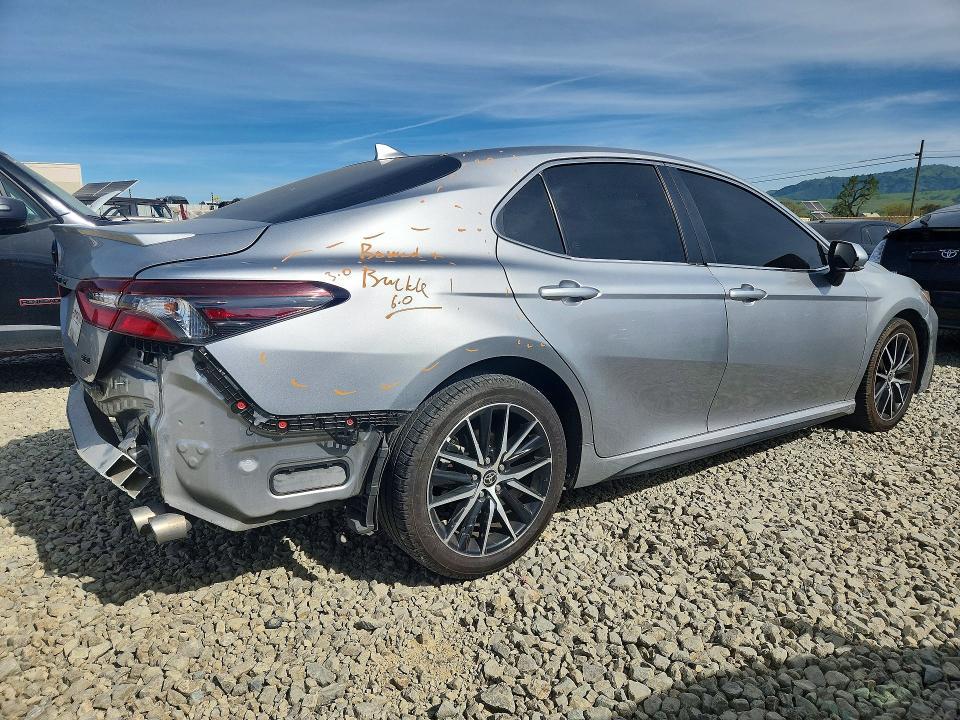 2022 Toyota Camry se