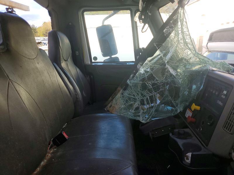 2017 International 7300 Digger Derrick Truck