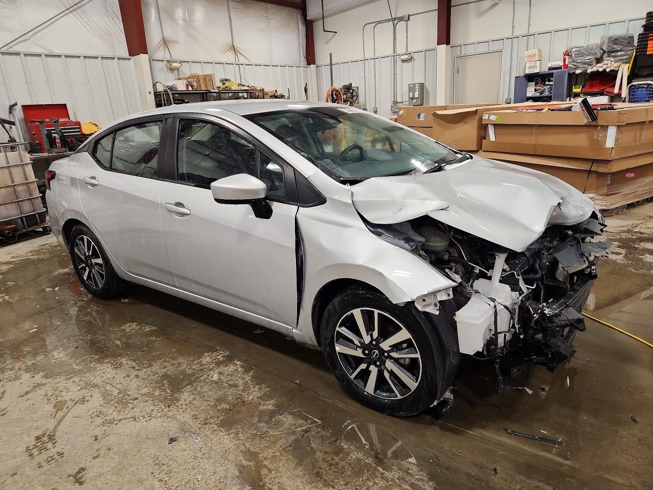 2025 Nissan Versa sv