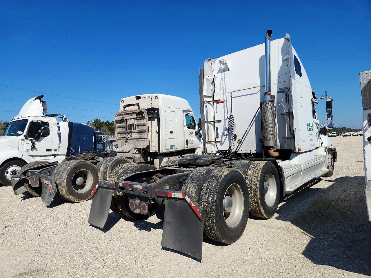 2005 Freightliner Convention-Semi Truck