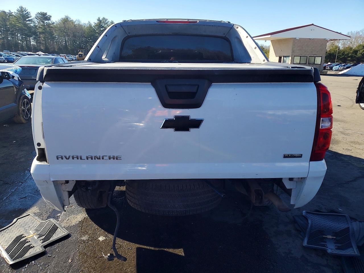 2011 Chevrolet Avalanche LS