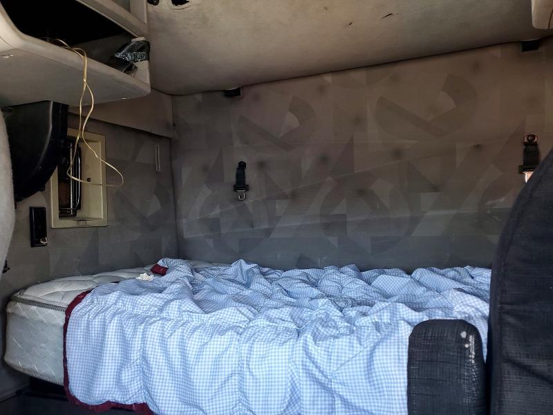 2008 Volvo VNL Semi Truck