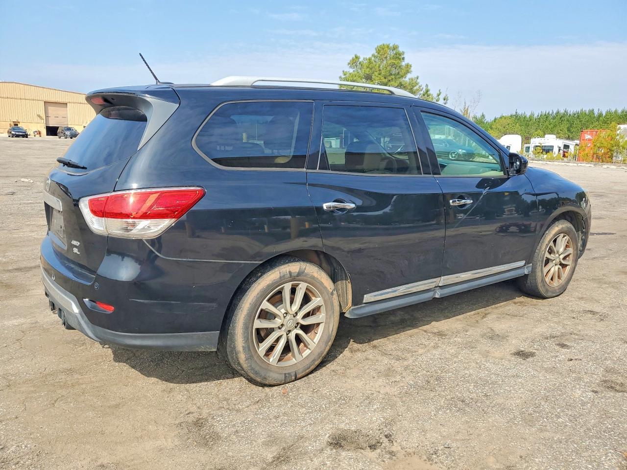 2014 Nissan Pathfinder s