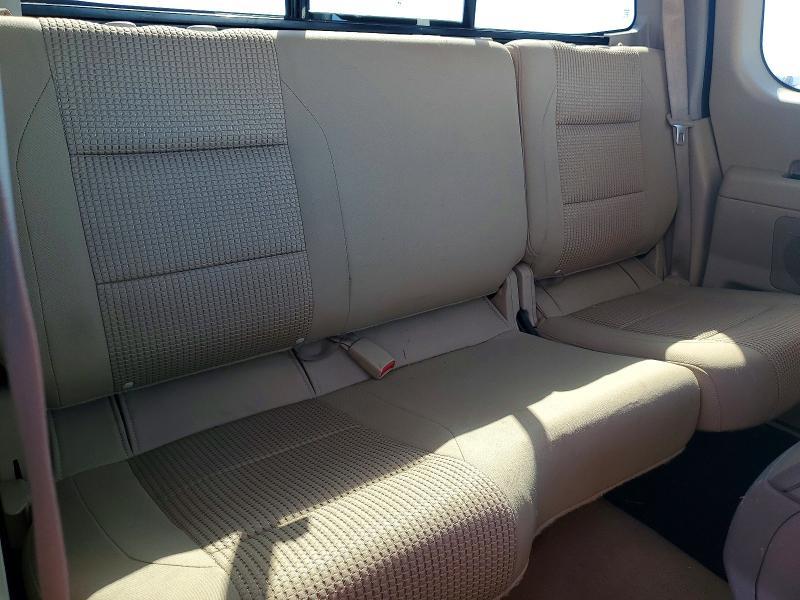2012 Nissan Titan SV