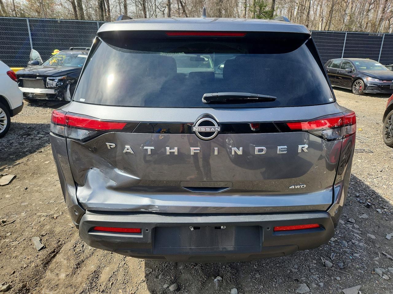 2025 Nissan Pathfinder sv