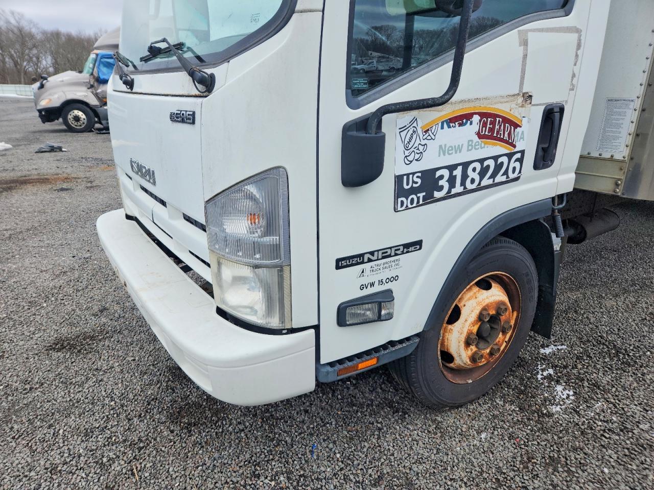 2013 Isuzu NPR HD BOX Truck