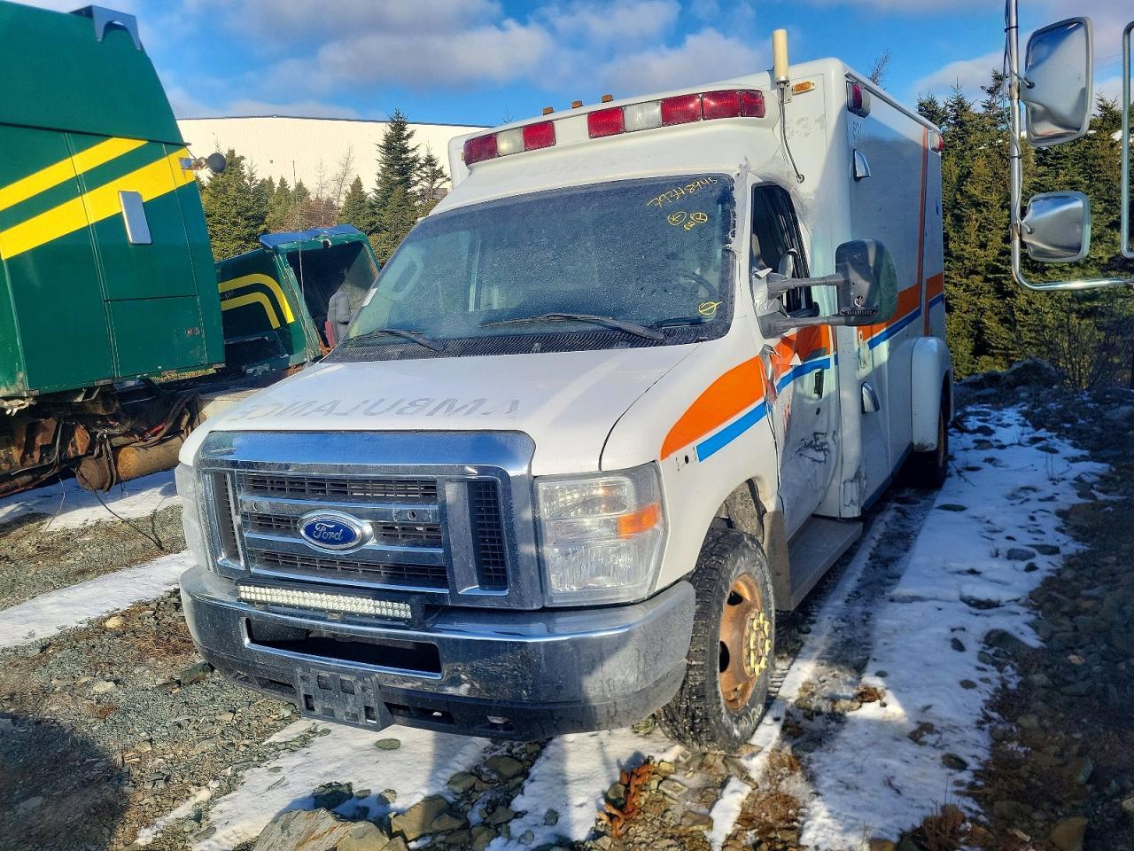2016 Ford E-350 Ambulance
