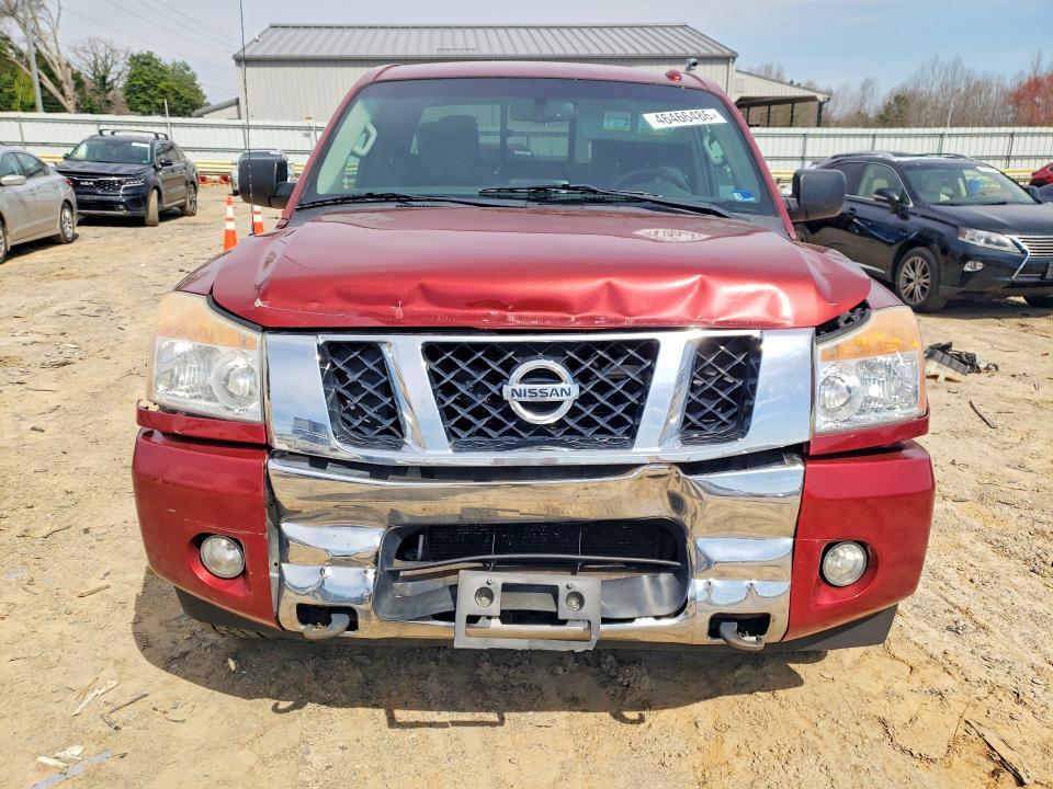 2013 Nissan Titan SV