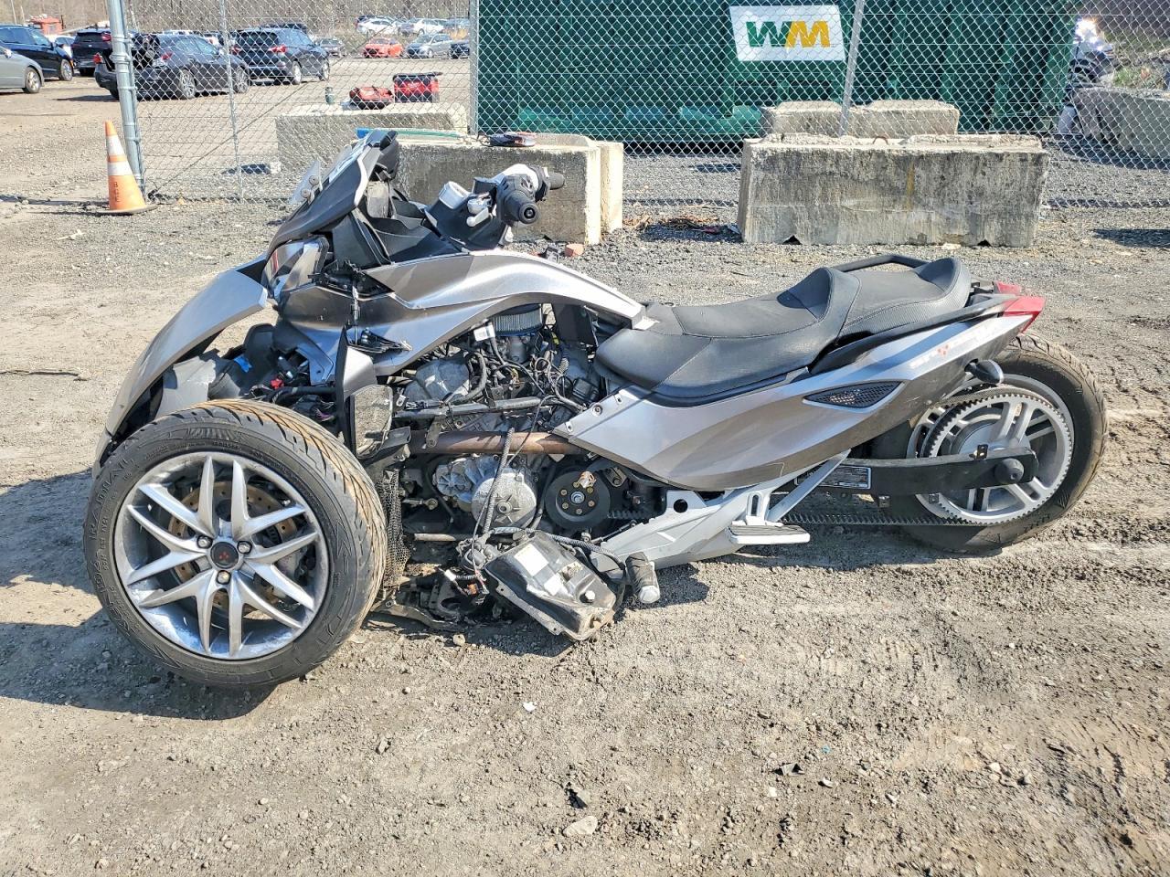 2013 Can-Am Spyder Roadster ST