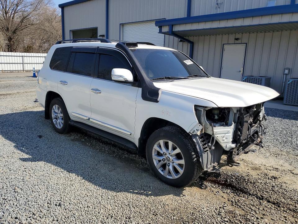 2016 Toyota Land Cruiser Base