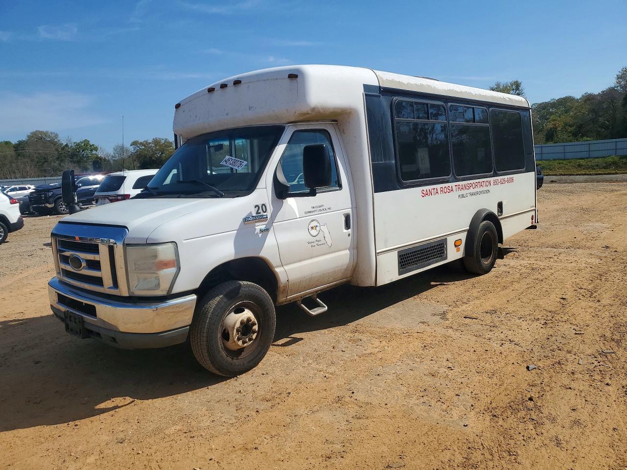 2016 Ford Econoline E350 Super Duty Cutaway Van