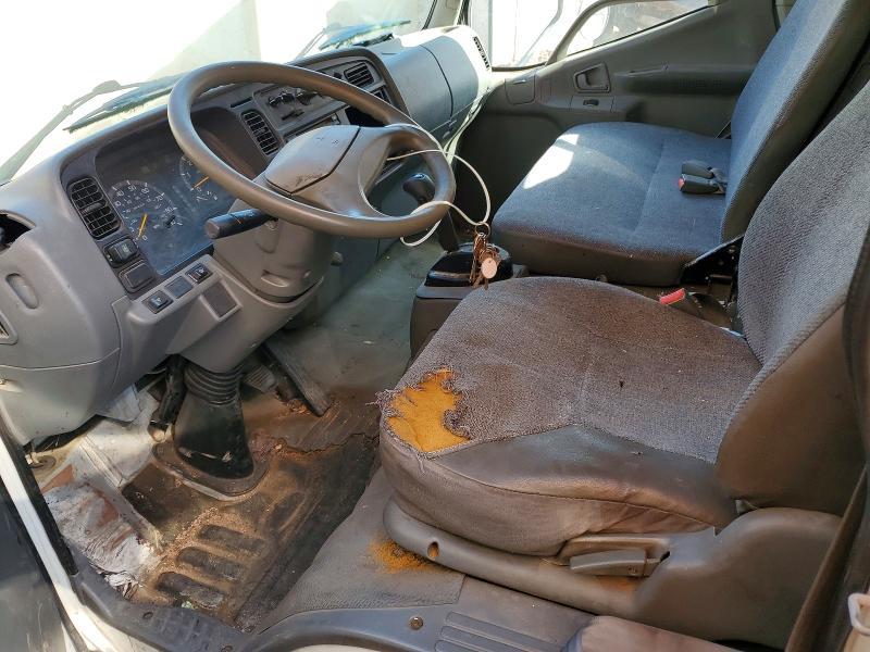 2004 Mitsubishi 2004 Mits 649-BOX Truck